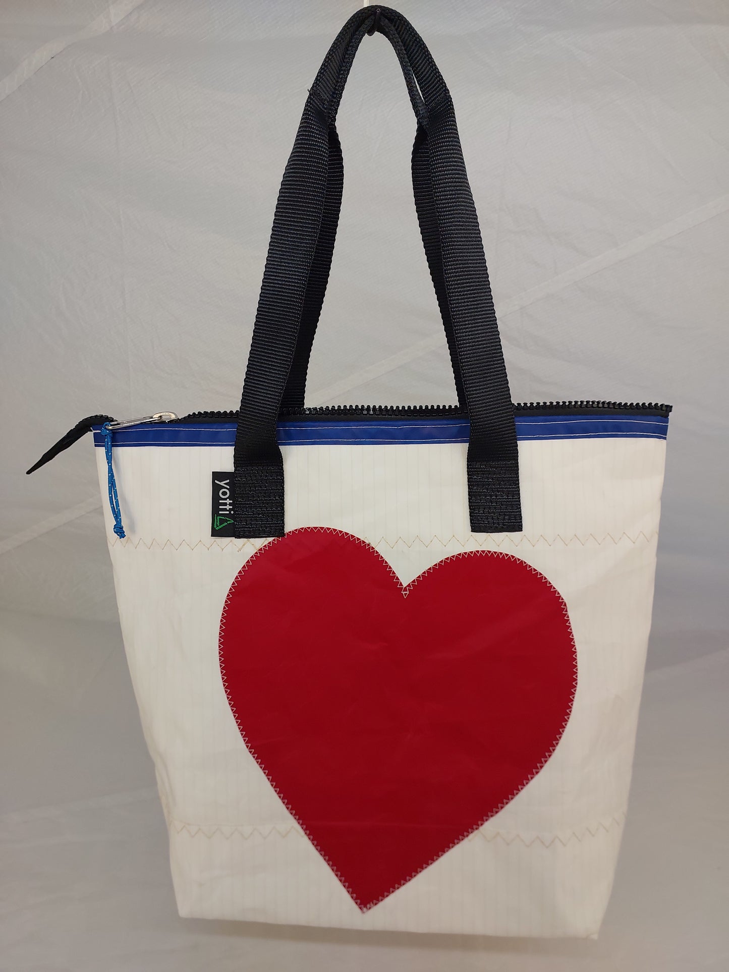 Heart Zip Tote 860