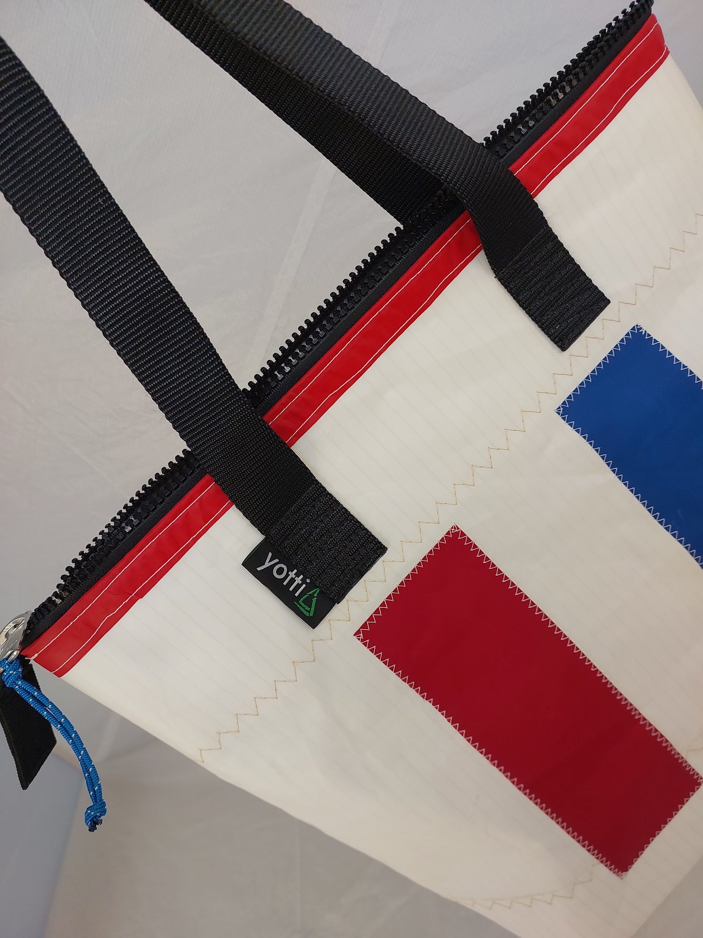 T Flag Zip Tote 868***