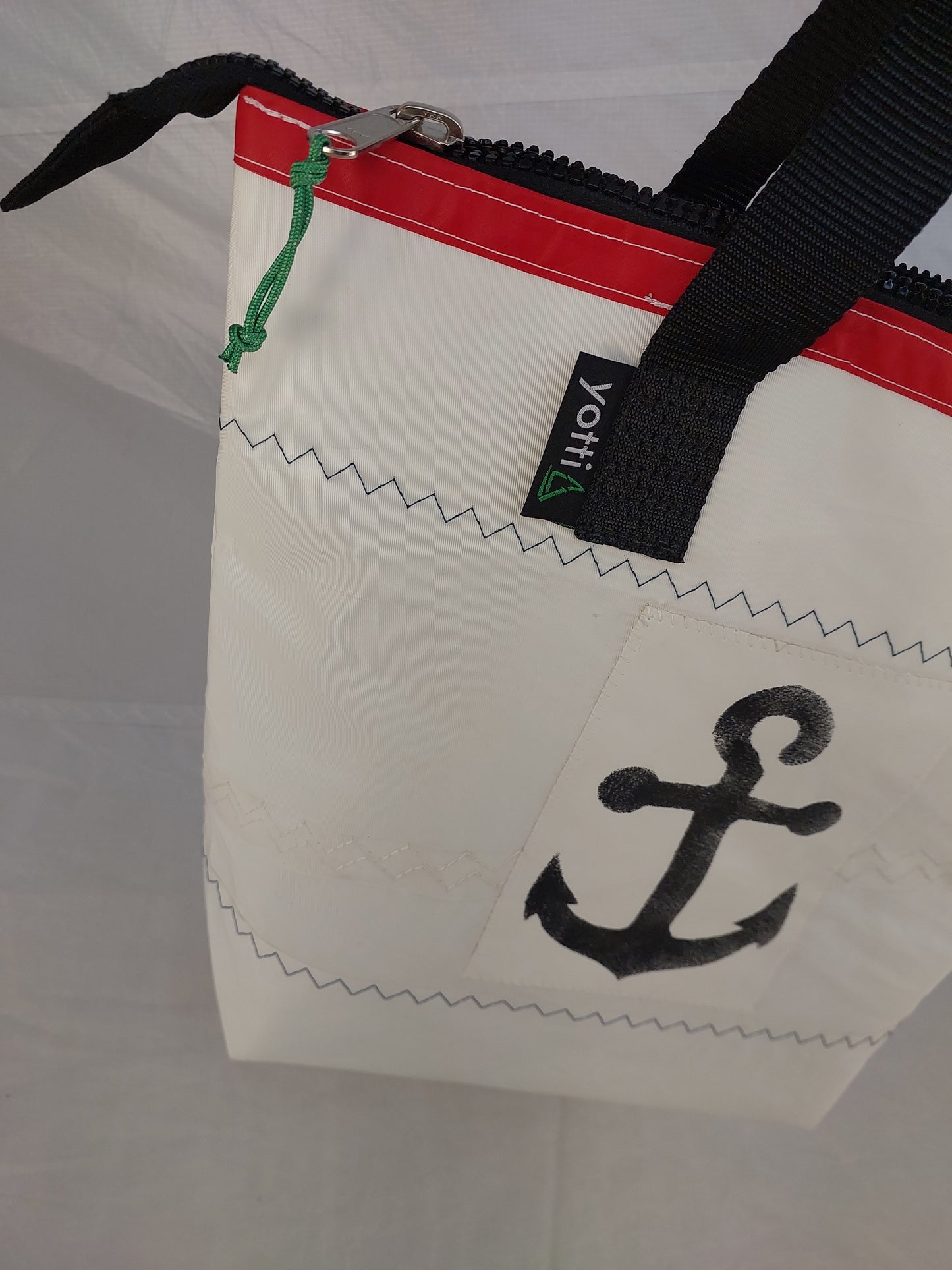 Anchor Zip Tote 870***