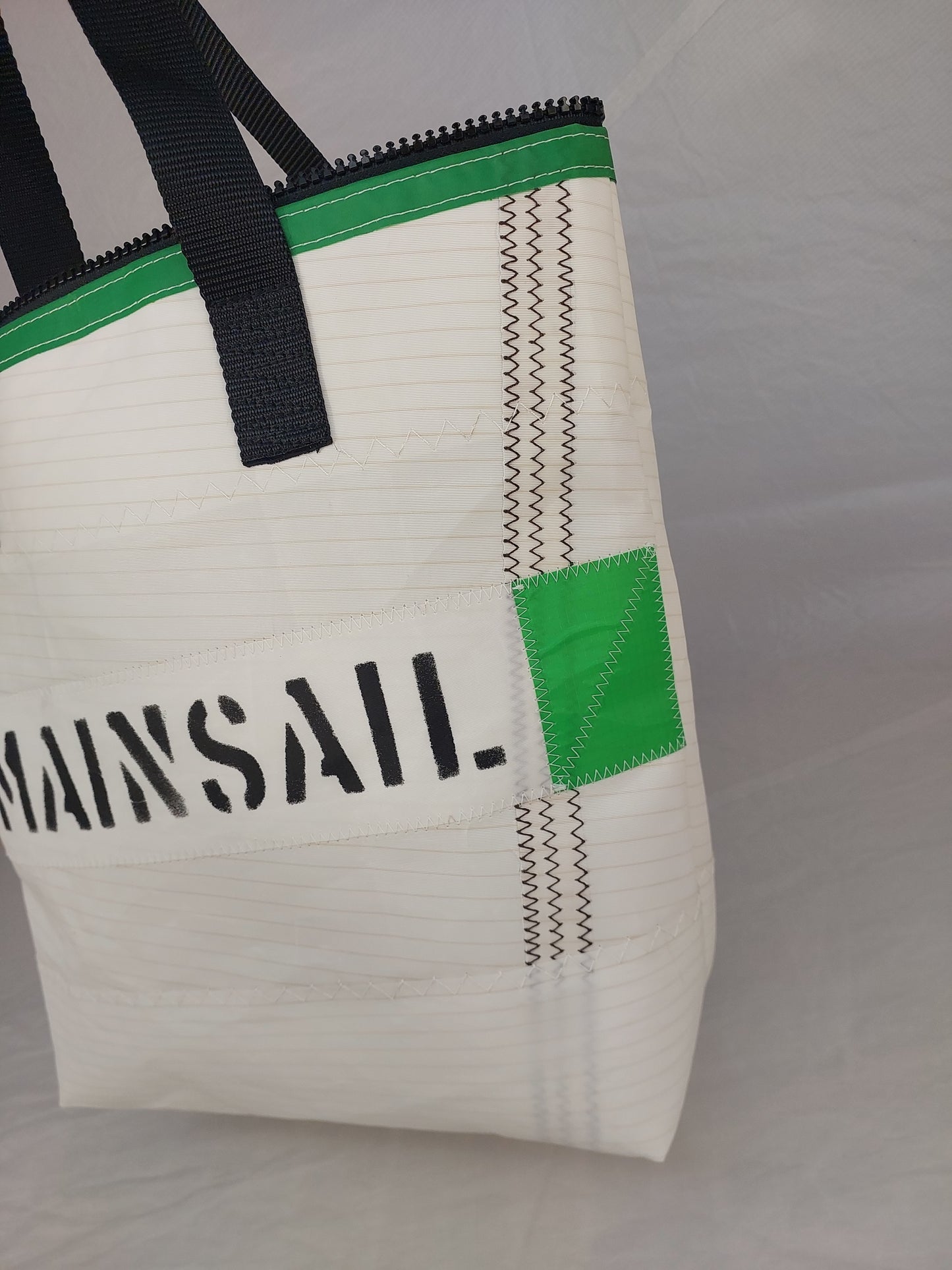 Mainsail Zip Tote 876