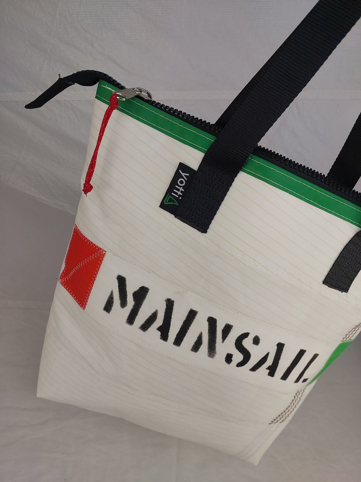 Mainsail Zip Tote 876