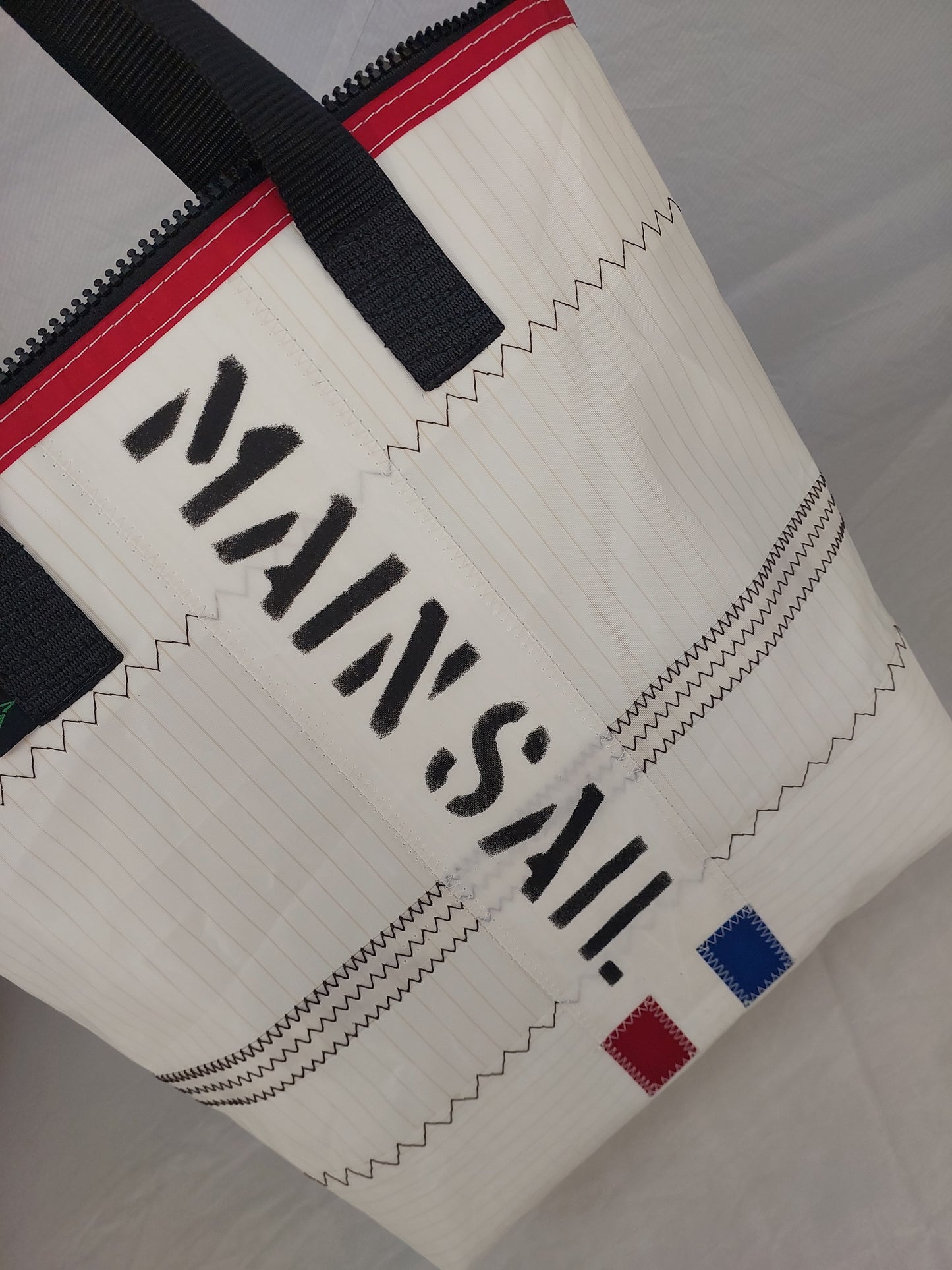 Mainsail Zip Tote 877