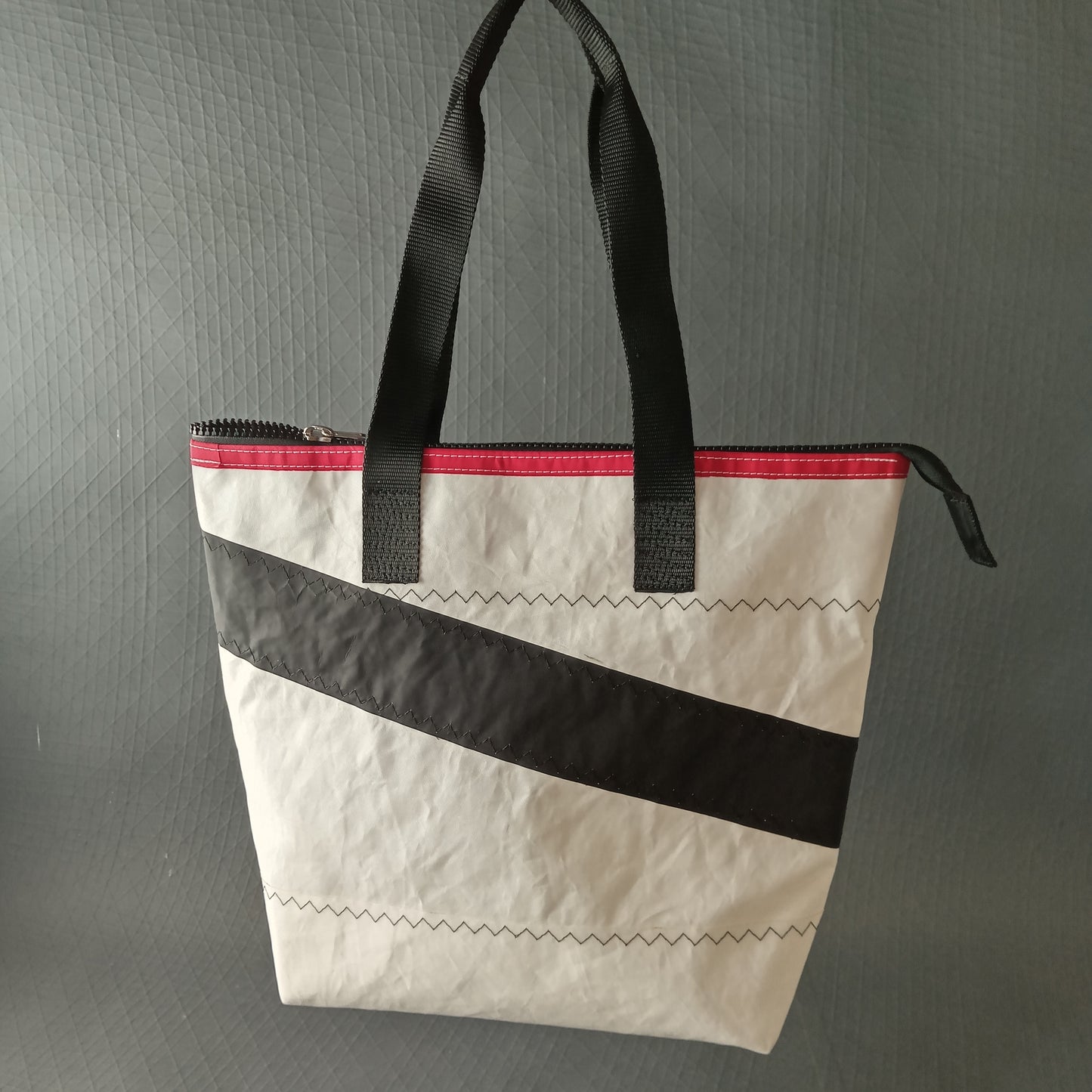 Sail Zip Tote 707***