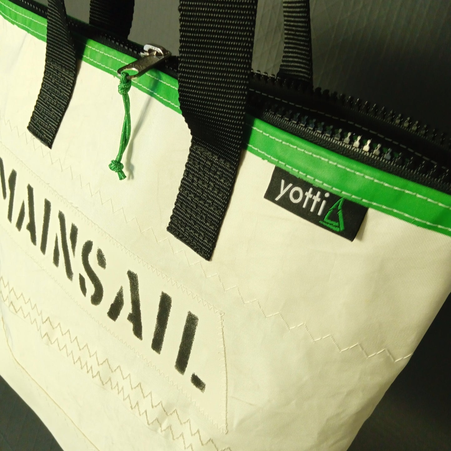 Mainsail Zip Tote 738***