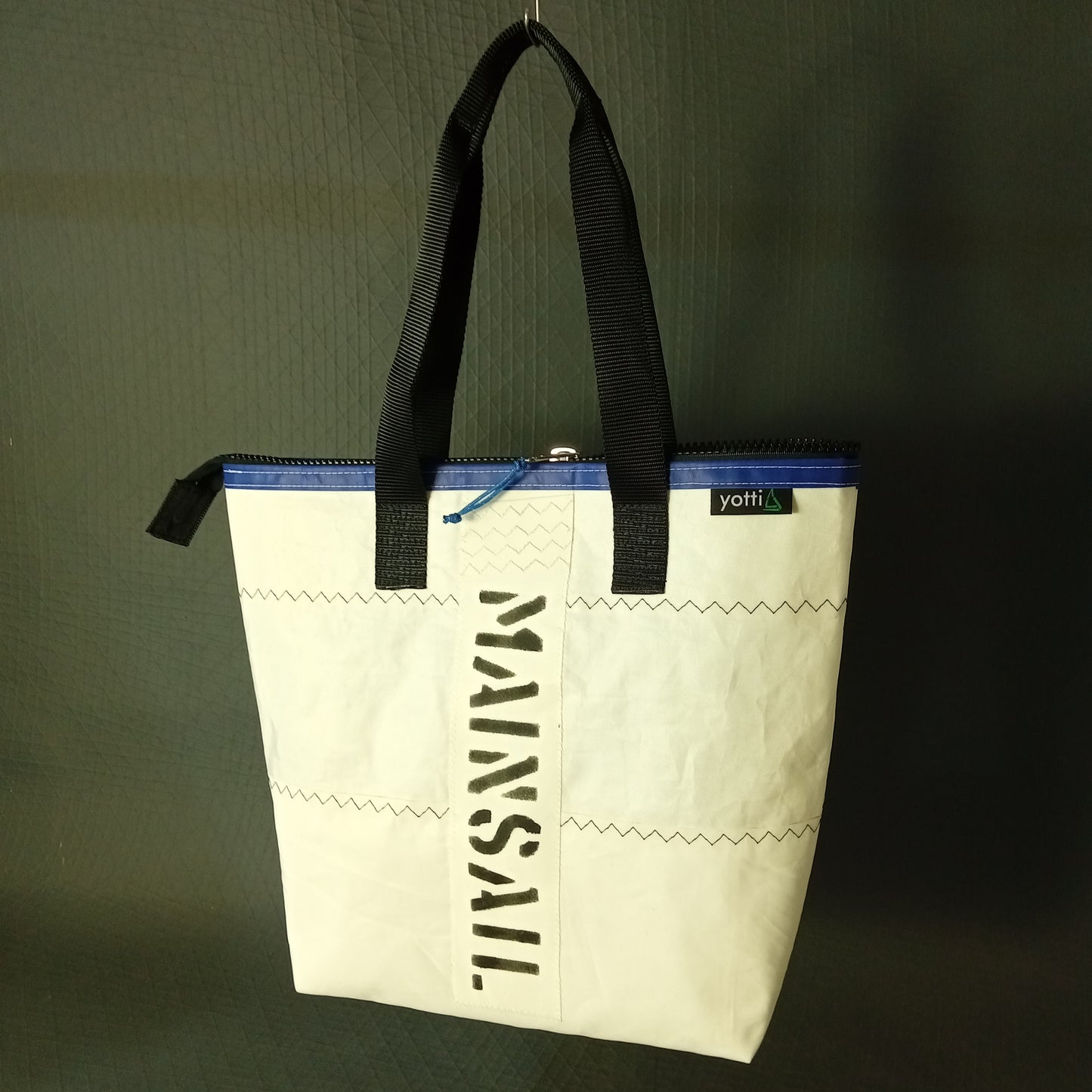 Mainsail Zip Tote 739***